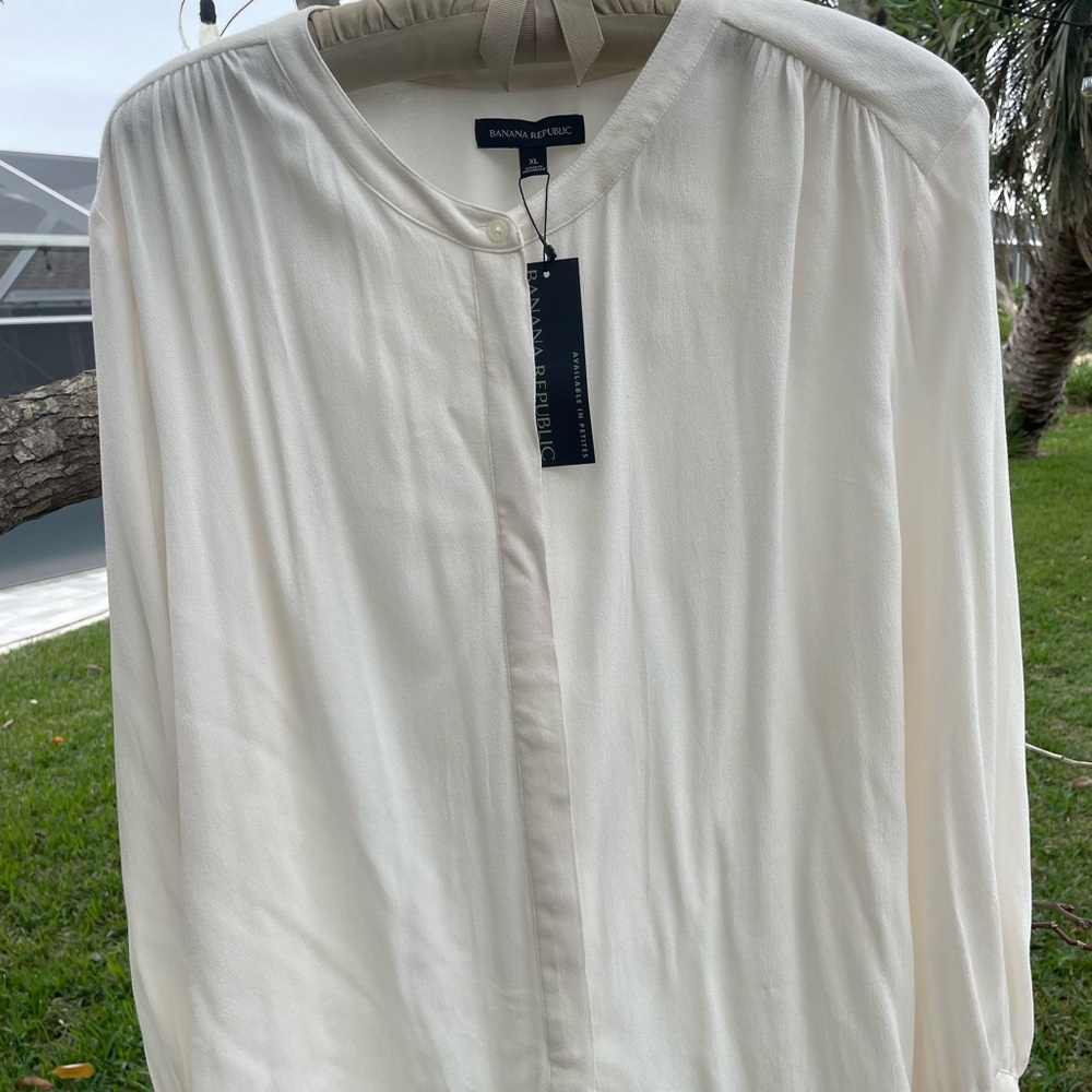 Ivory Banana Republic blouse.  New with tags.  Size XL